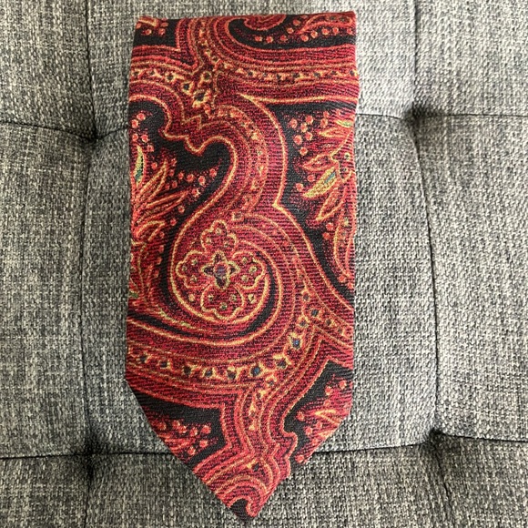 Vintage Paul Stuart printed Wool Red & Black Paisley Tie - Picture 1 of 7